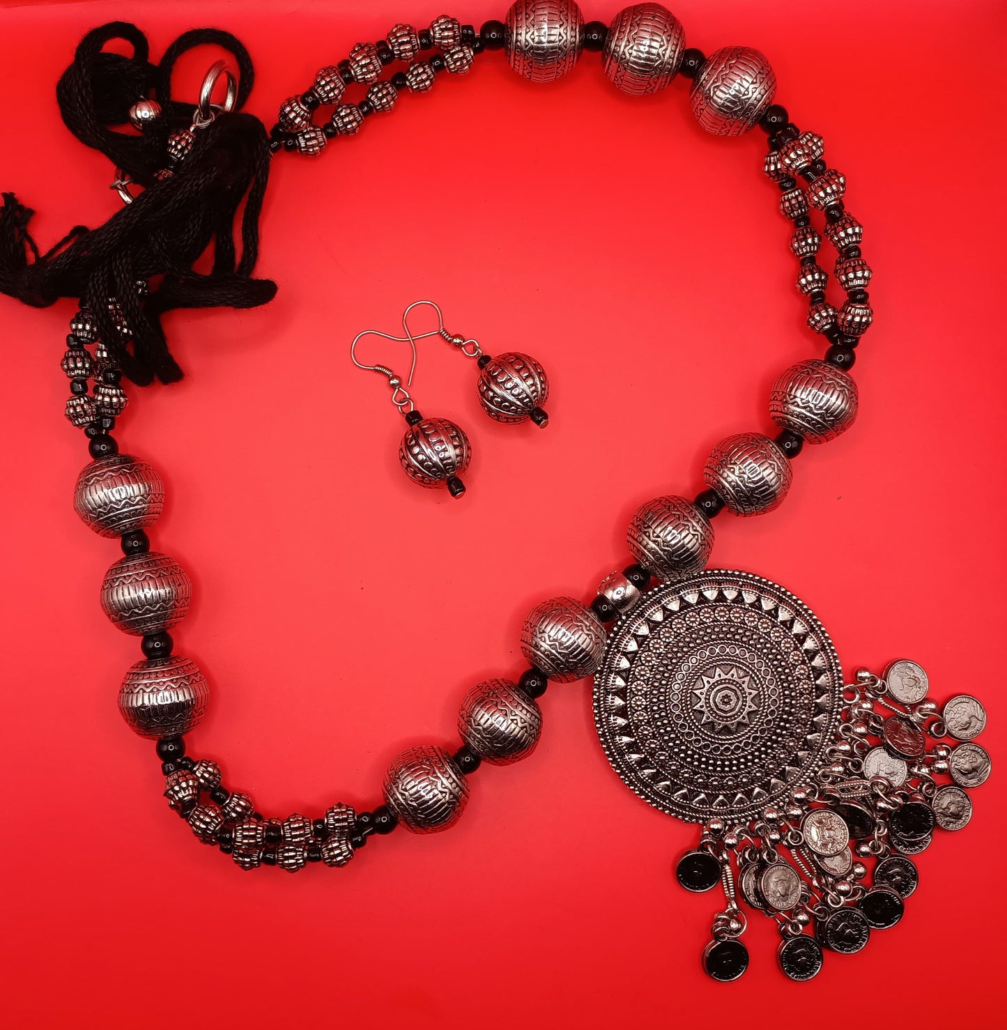 The Sovereign Coin Medallion Necklace Set