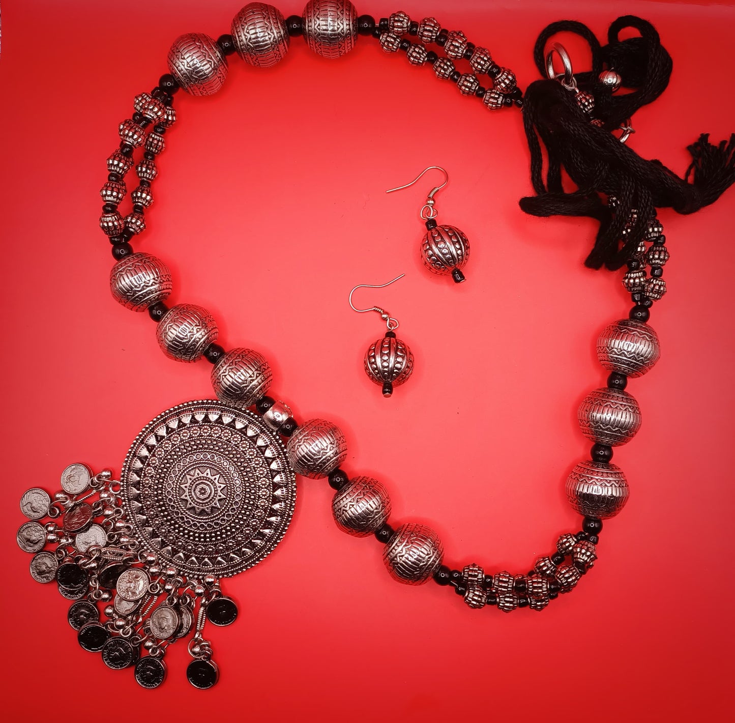 The Sovereign Coin Medallion Necklace Set