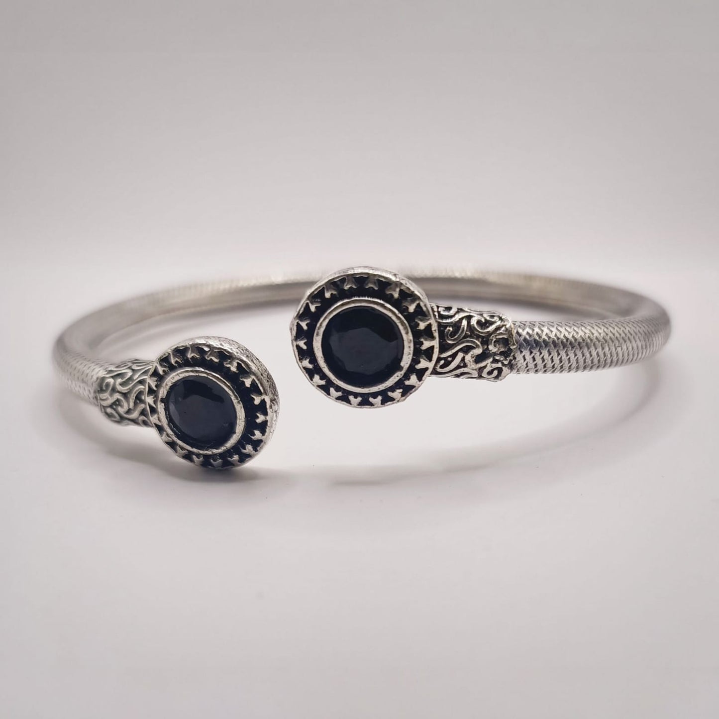 The Empress Cuff - Black